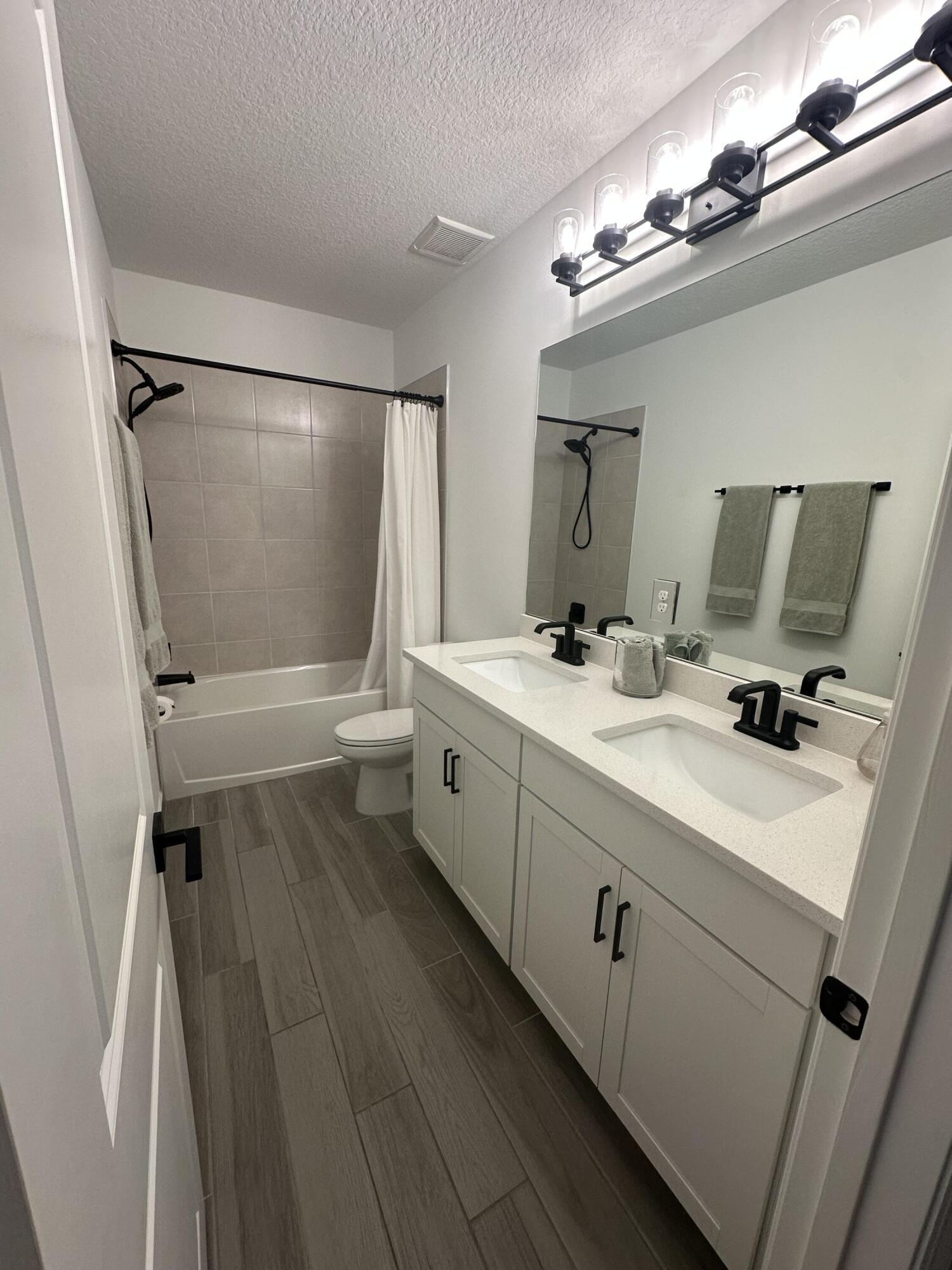 CRYSTAL LAKE 1ST SEC 58-39 B - Residential