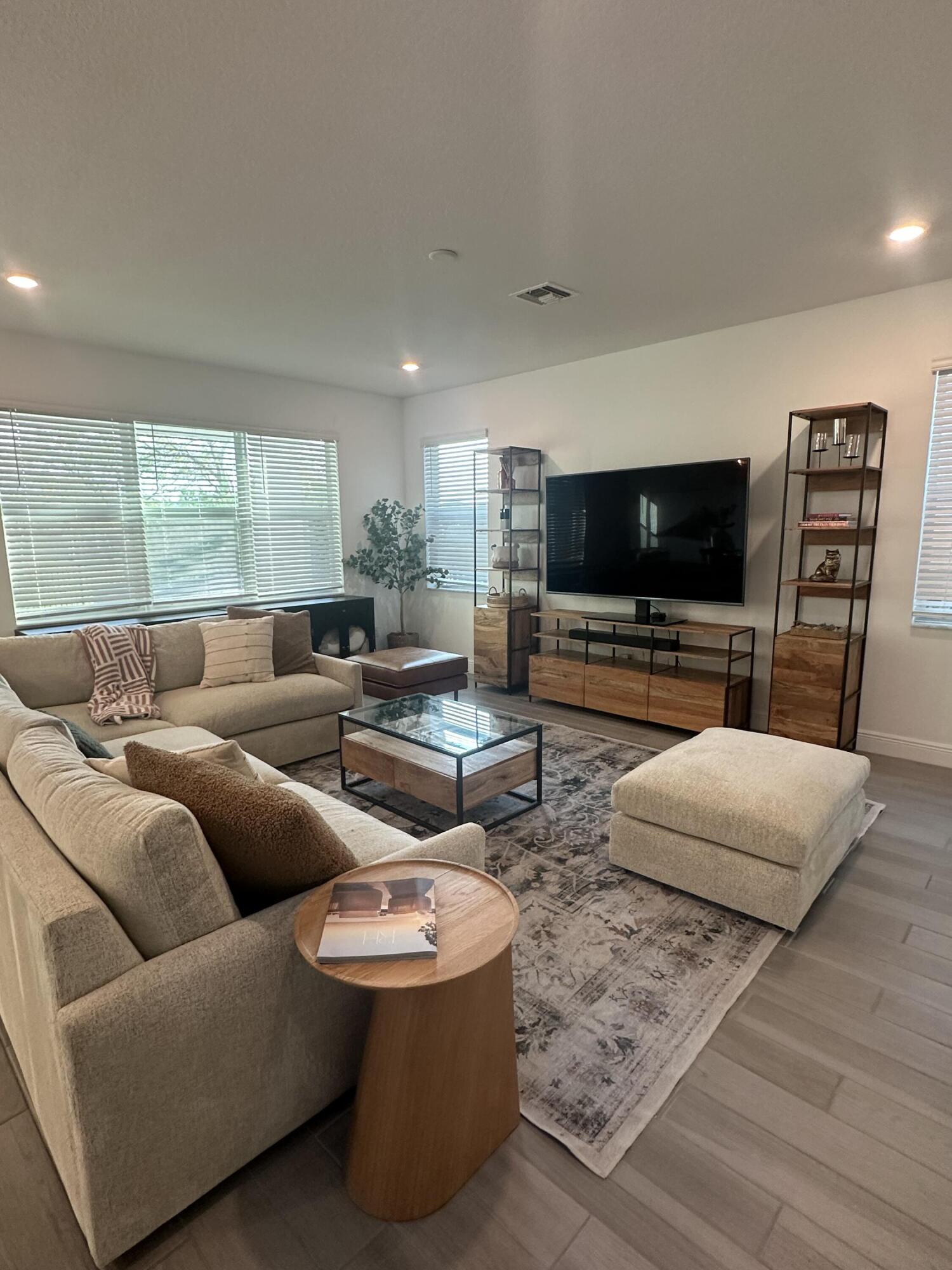 CRYSTAL LAKE 1ST SEC 58-39 B - Residential