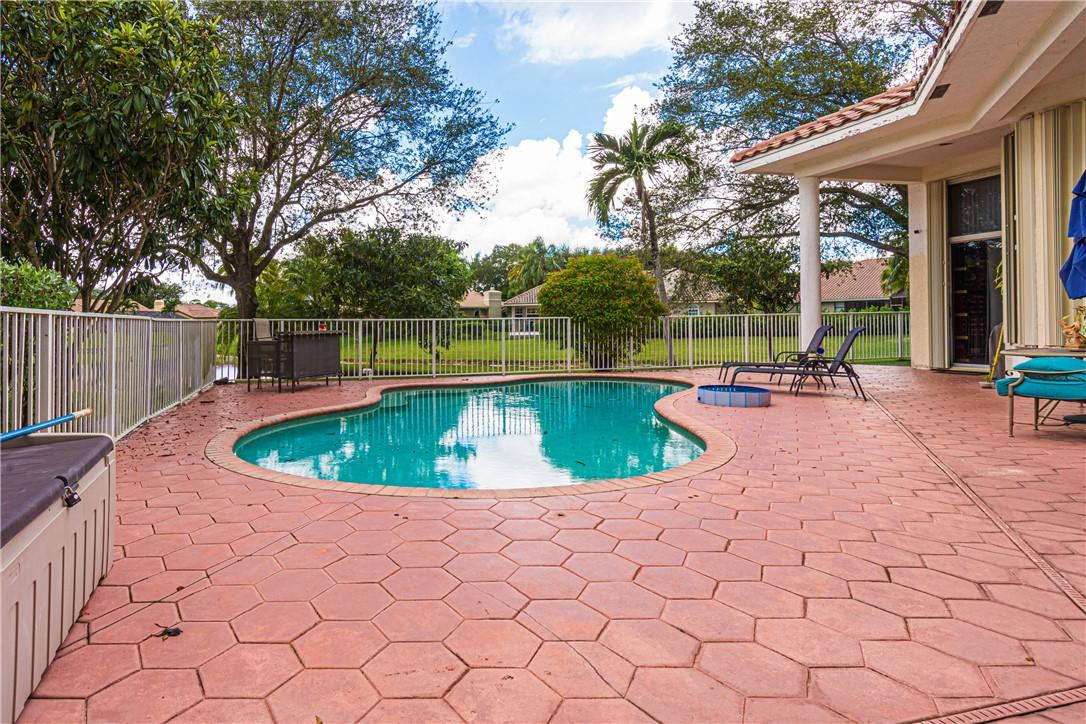 Countrys Point 119-29 B - Residential