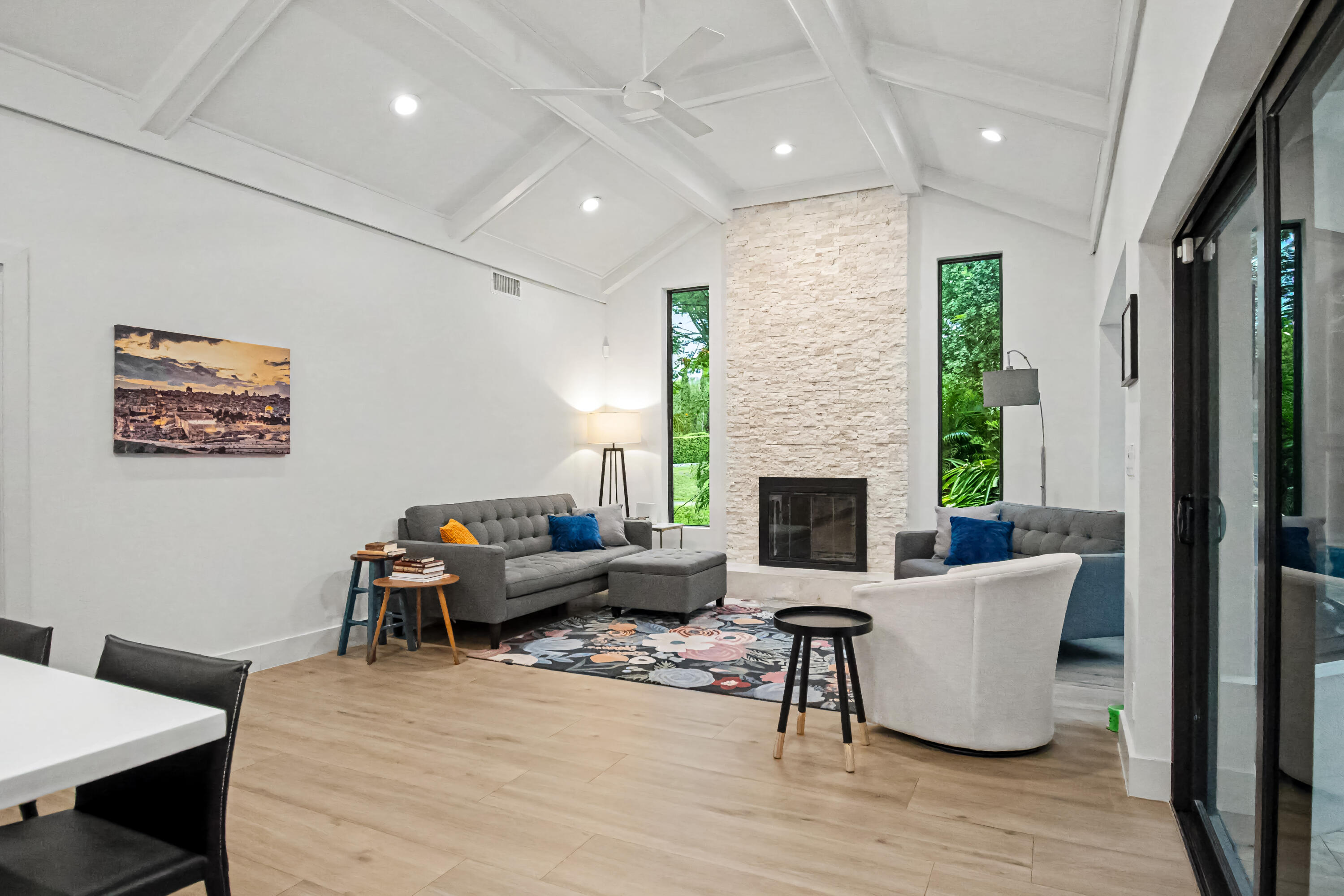 ESTANCIA - Residential