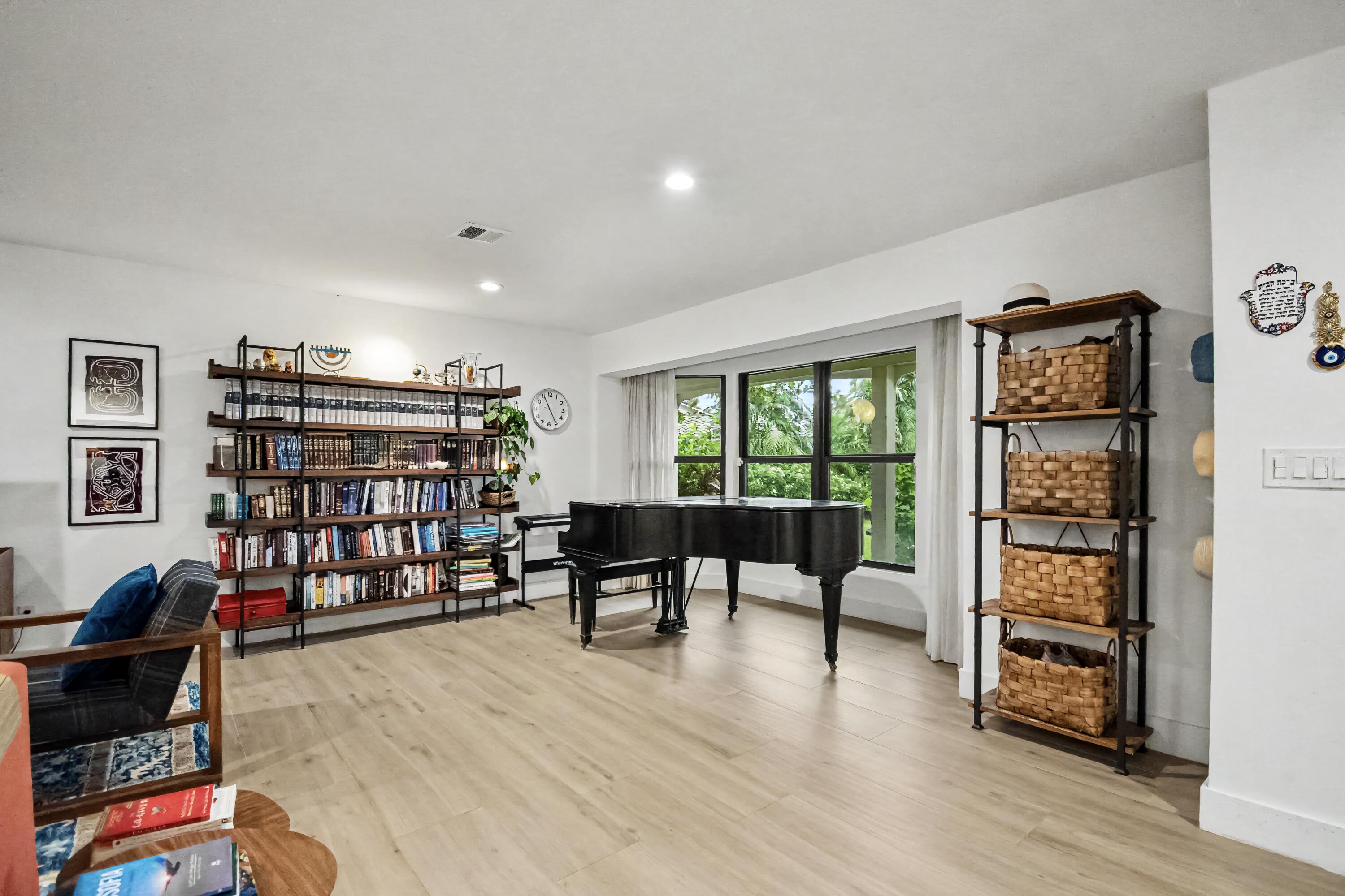 ESTANCIA - Residential