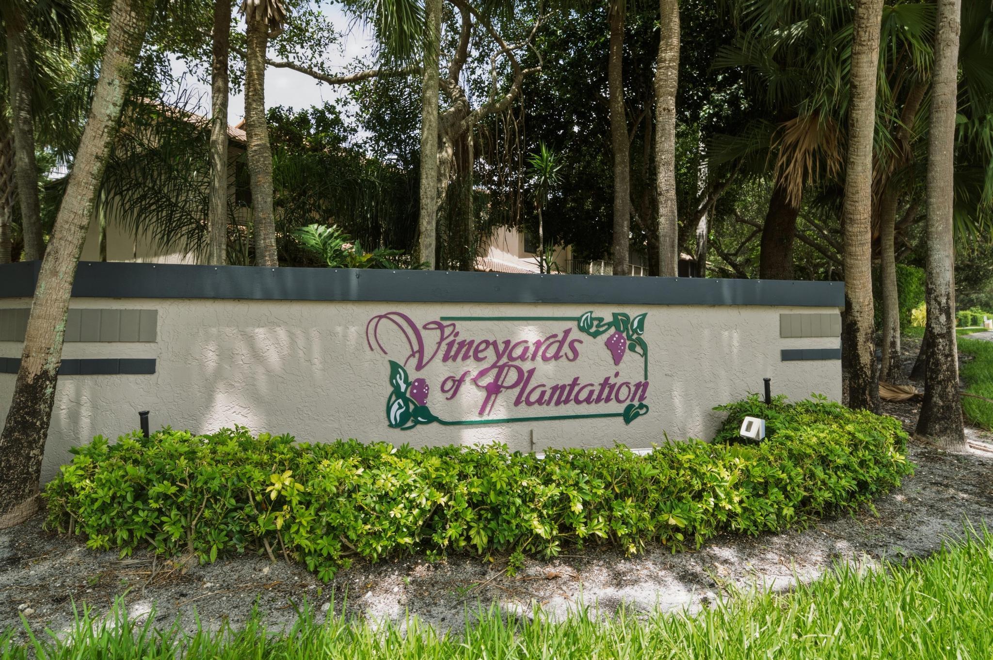 VINEYARDS OF PLANTATION CONDO - Residential