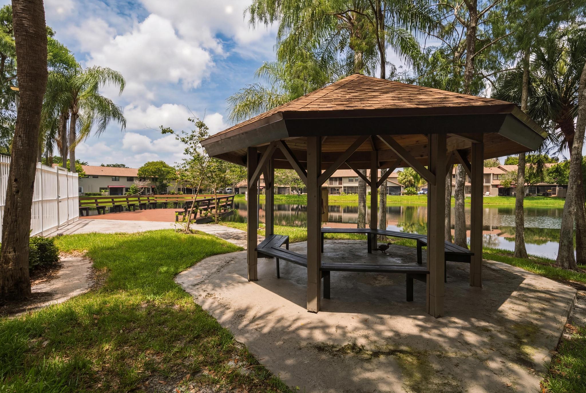 VINEYARDS OF PLANTATION CONDO - Residential
