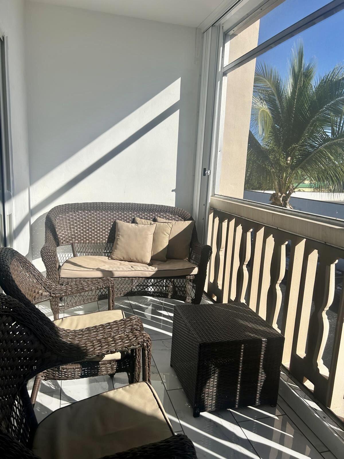 FOURTH GULFSTREAM GARDEN - Residential