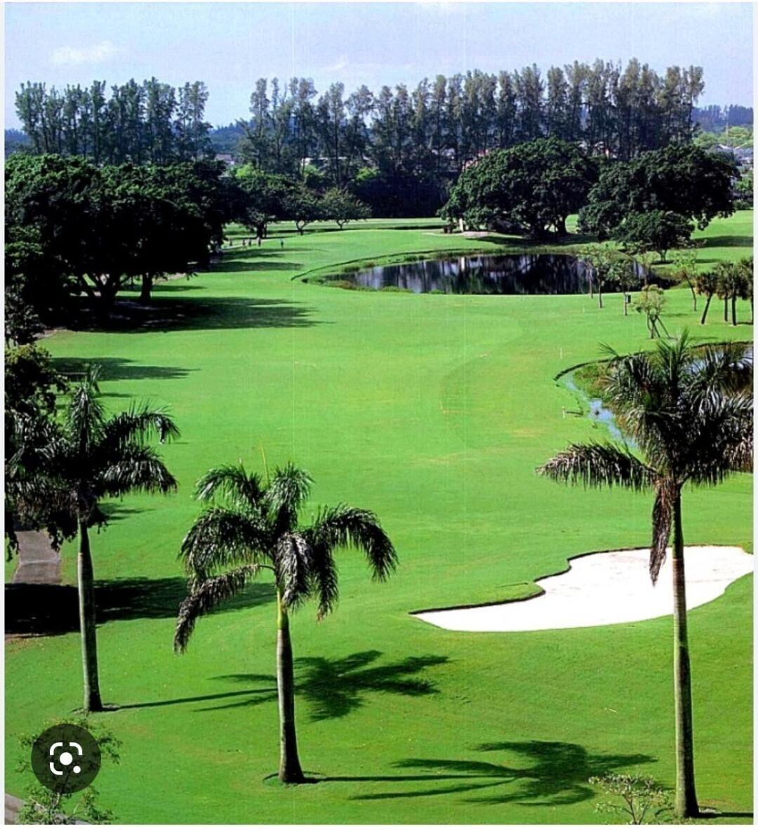 HOLLYBROOK GOLF AND - Residential Lease