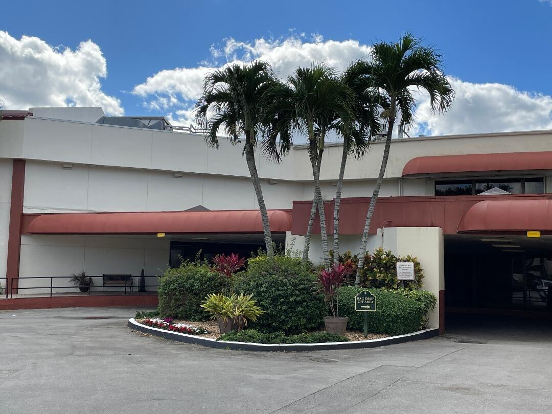 HOLLYBROOK GOLF AND - Residential Lease