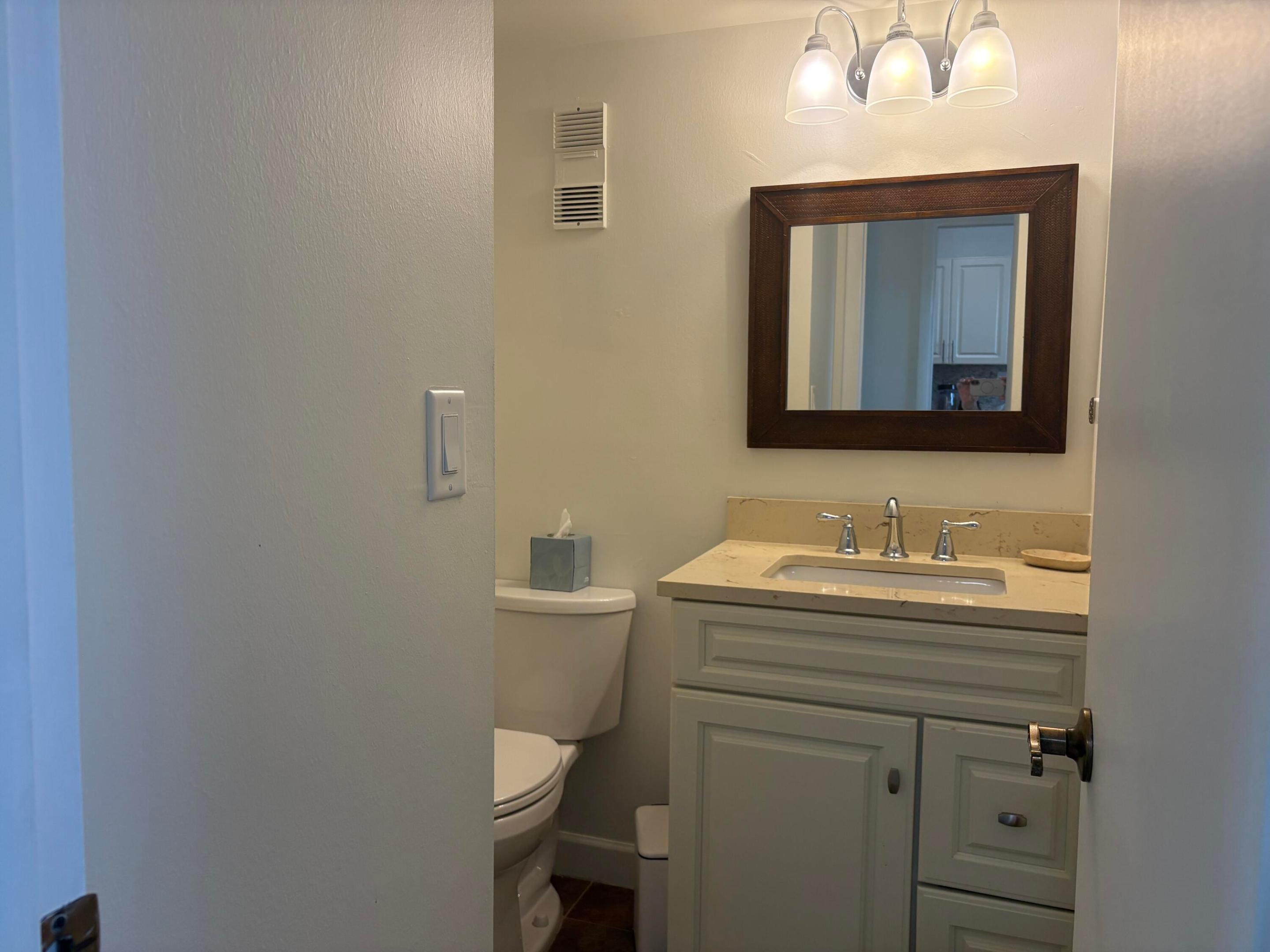 HOLLYBROOK GOLF AND - Residential Lease