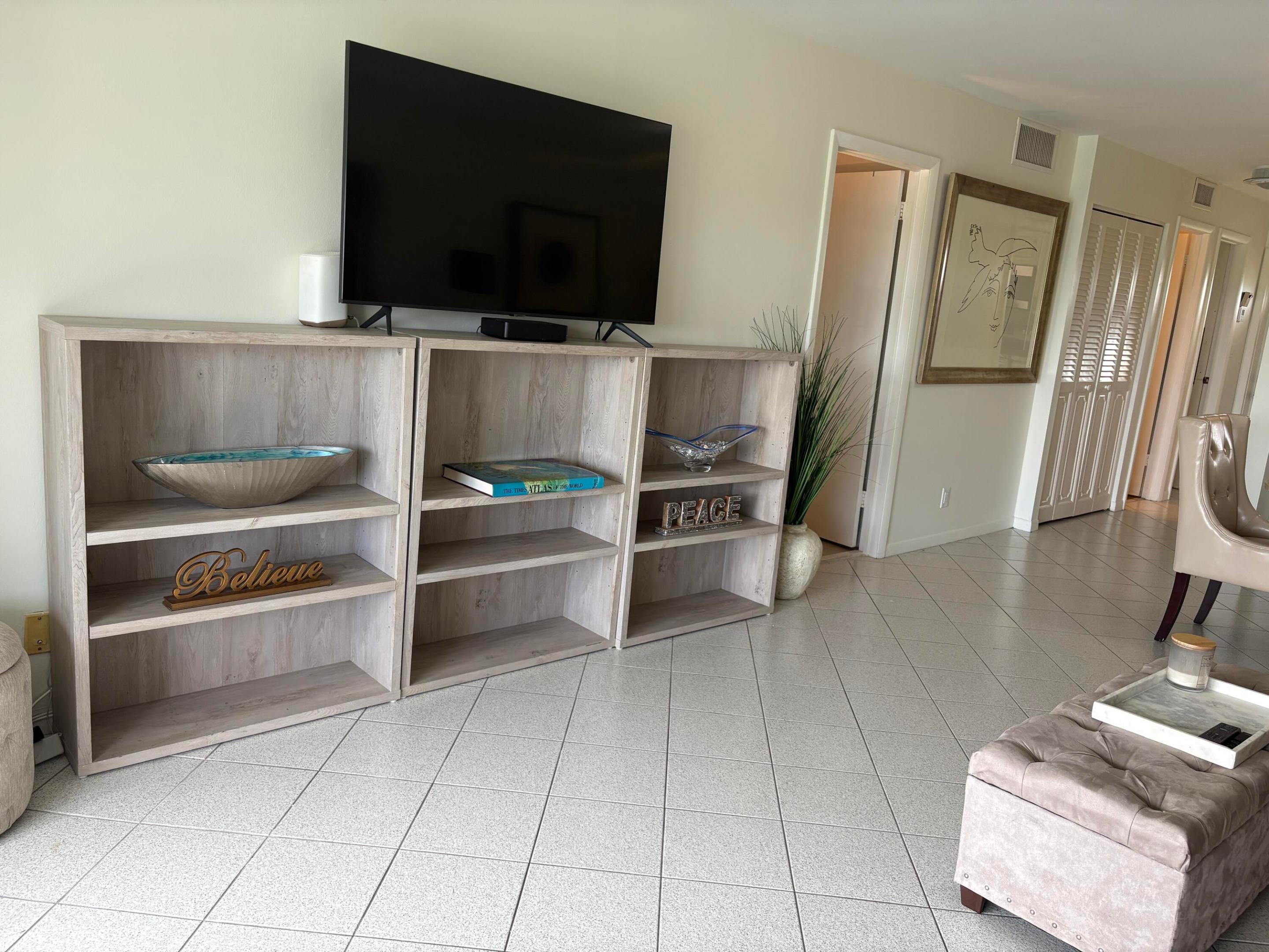 HOLLYBROOK GOLF AND - Residential Lease
