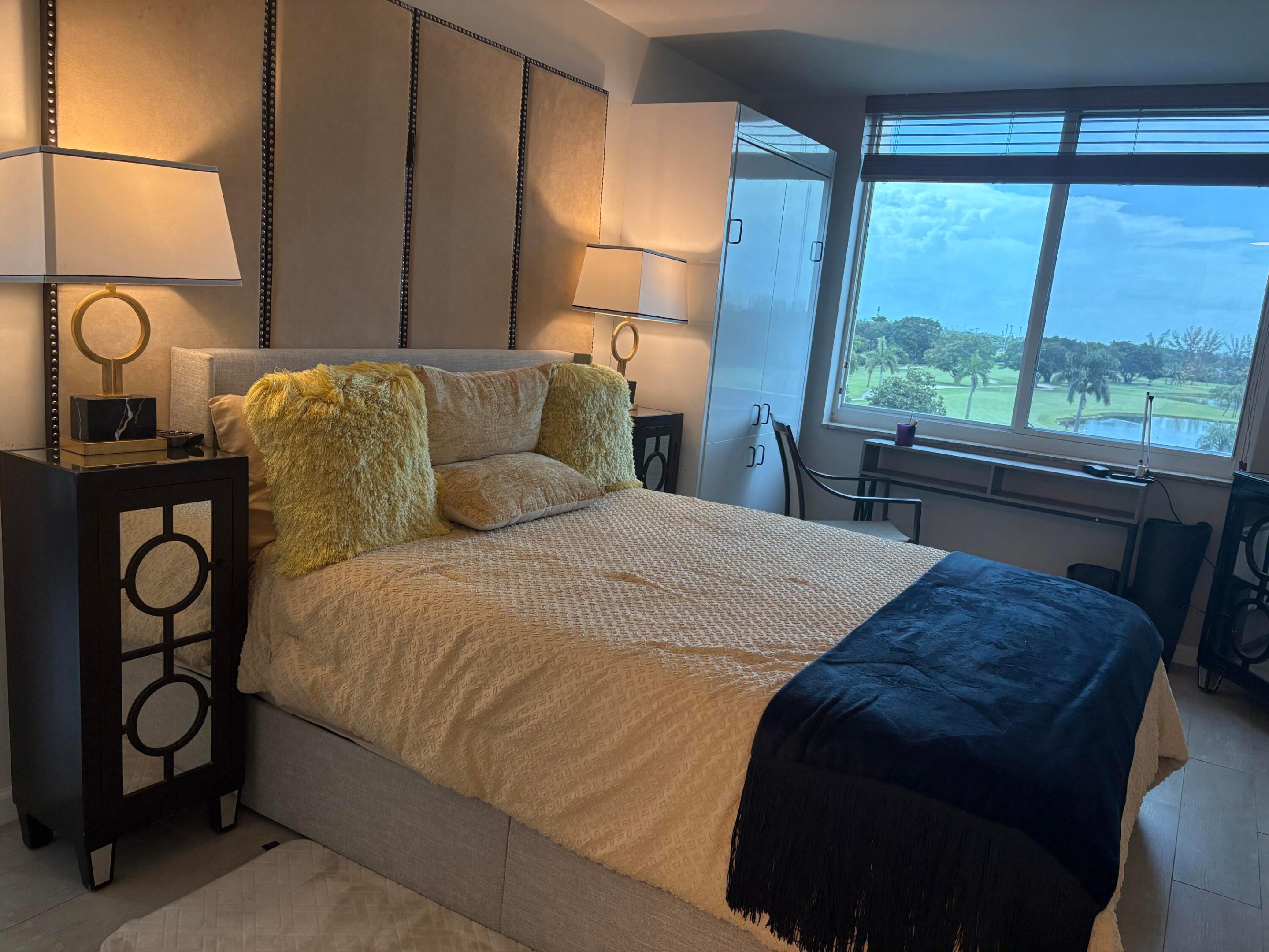 HOLLYBROOK GOLF AND - Residential Lease