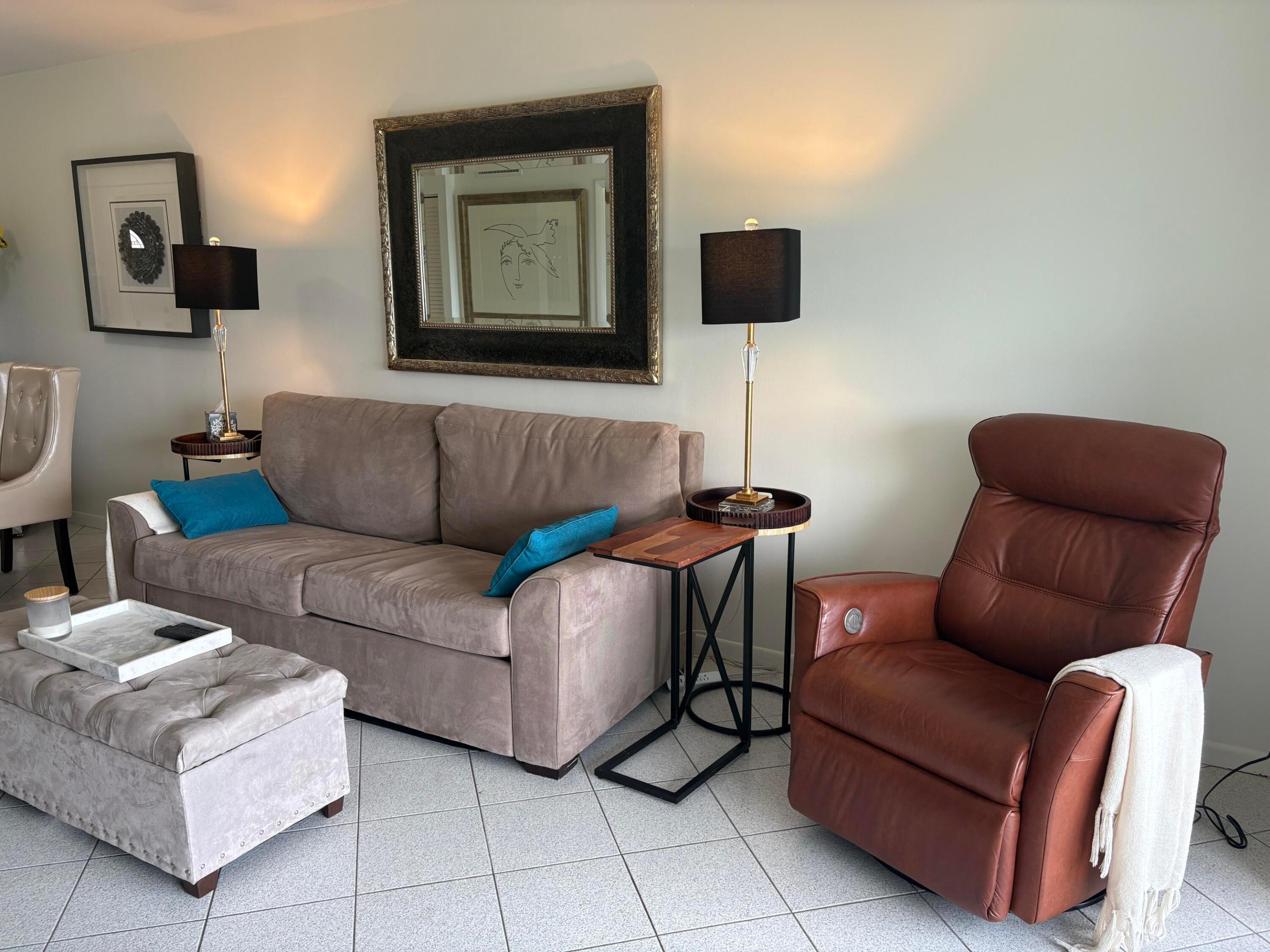 HOLLYBROOK GOLF AND - Residential Lease