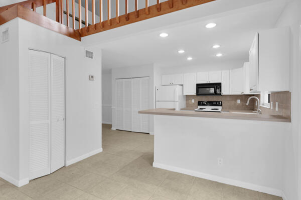 CYPRESS VILLAS - Residential