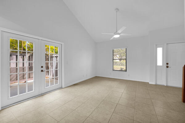 CYPRESS VILLAS - Residential