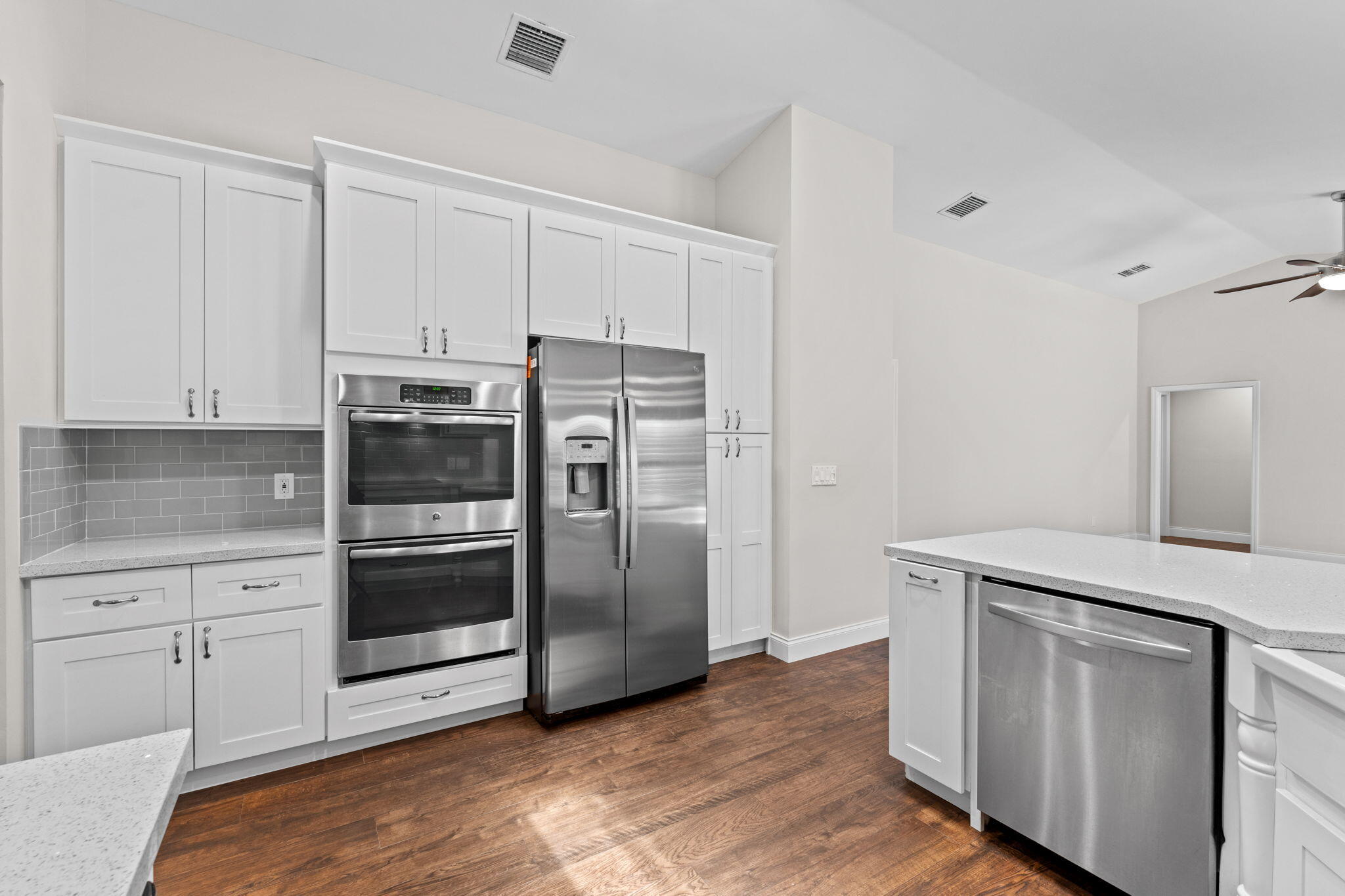 GREENVIEW SHORES 2 OF WELLINGTON - Residential