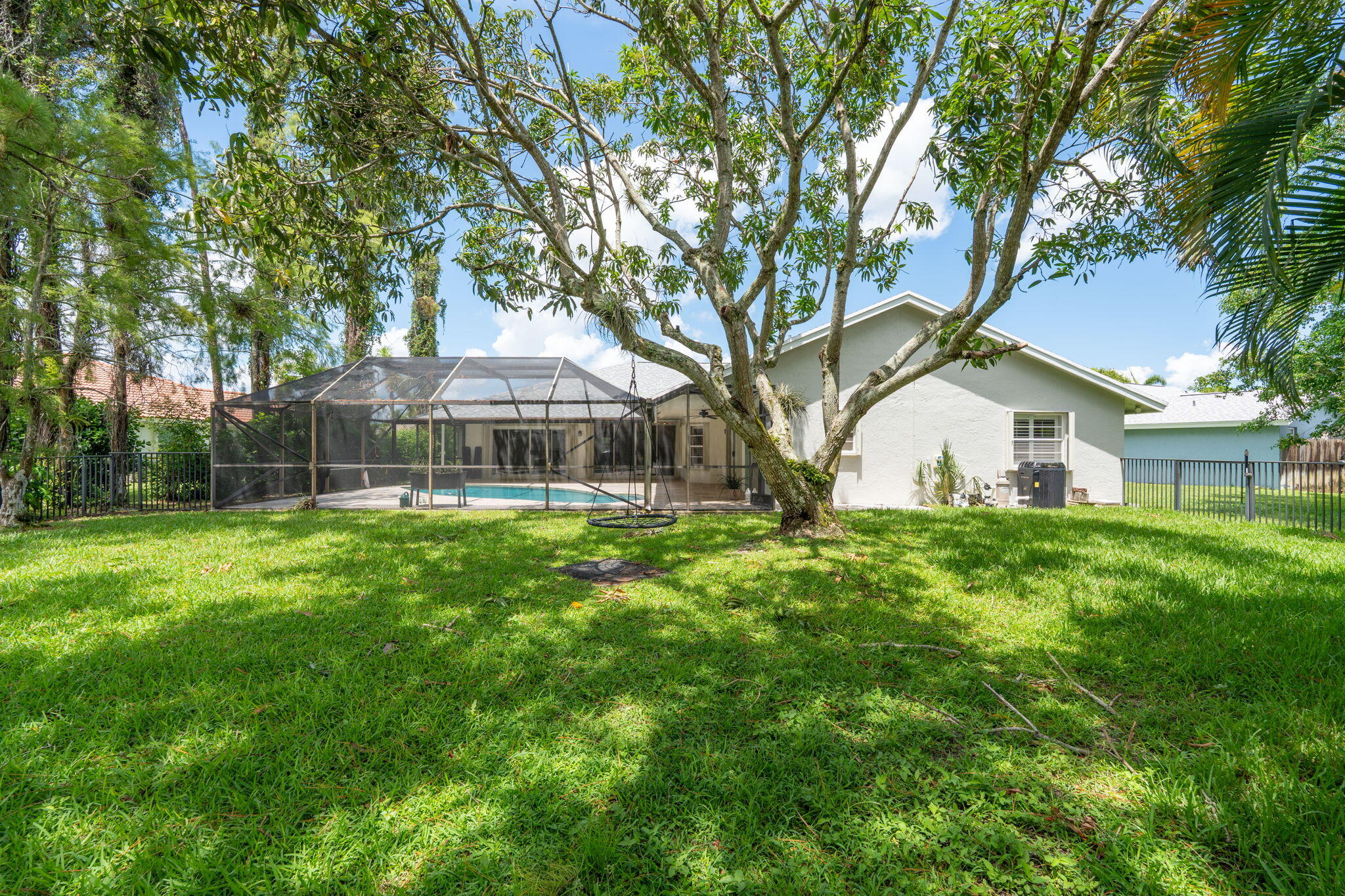 GREENVIEW SHORES 2 OF WELLINGTON - Residential
