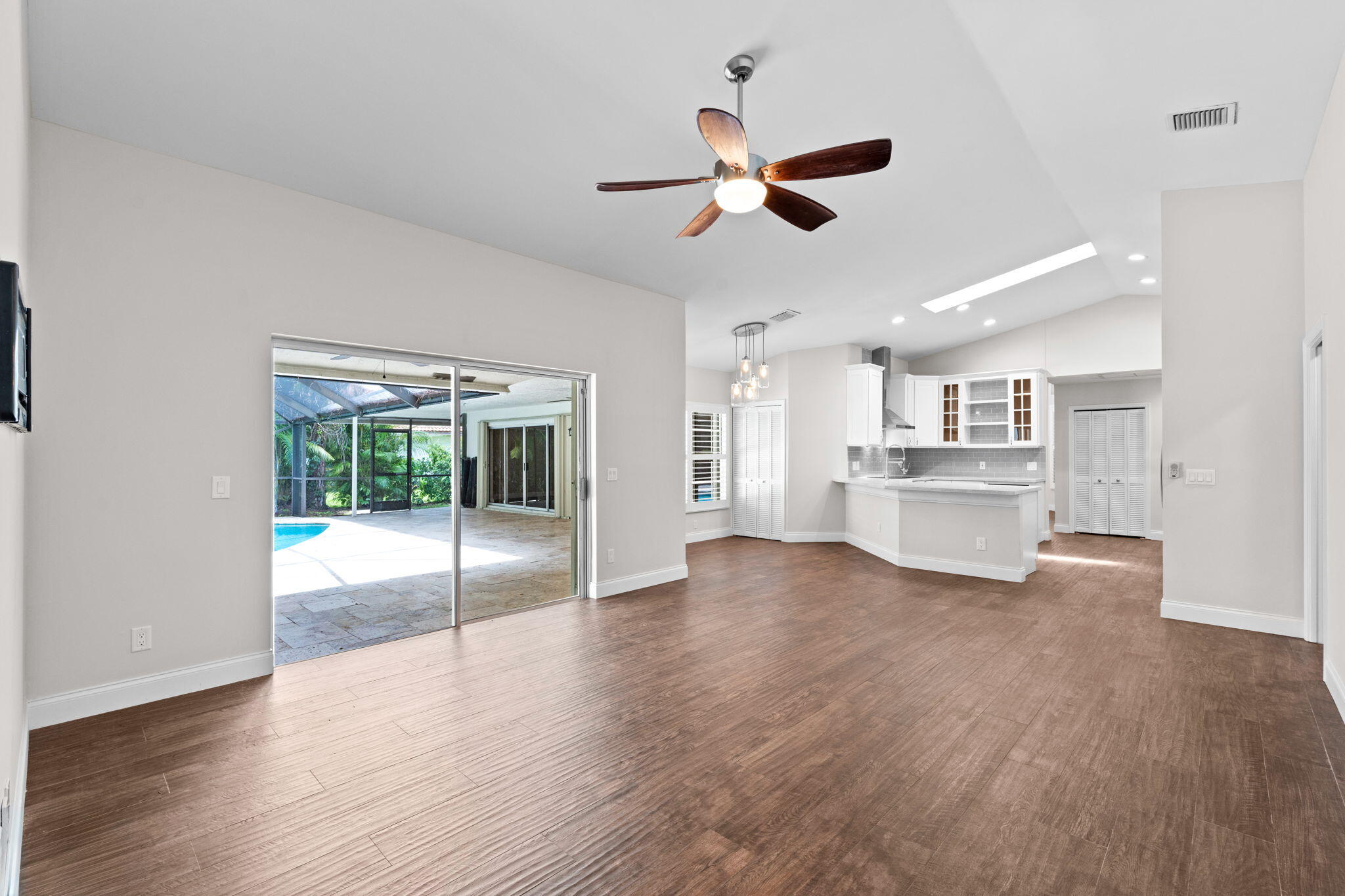 GREENVIEW SHORES 2 OF WELLINGTON - Residential