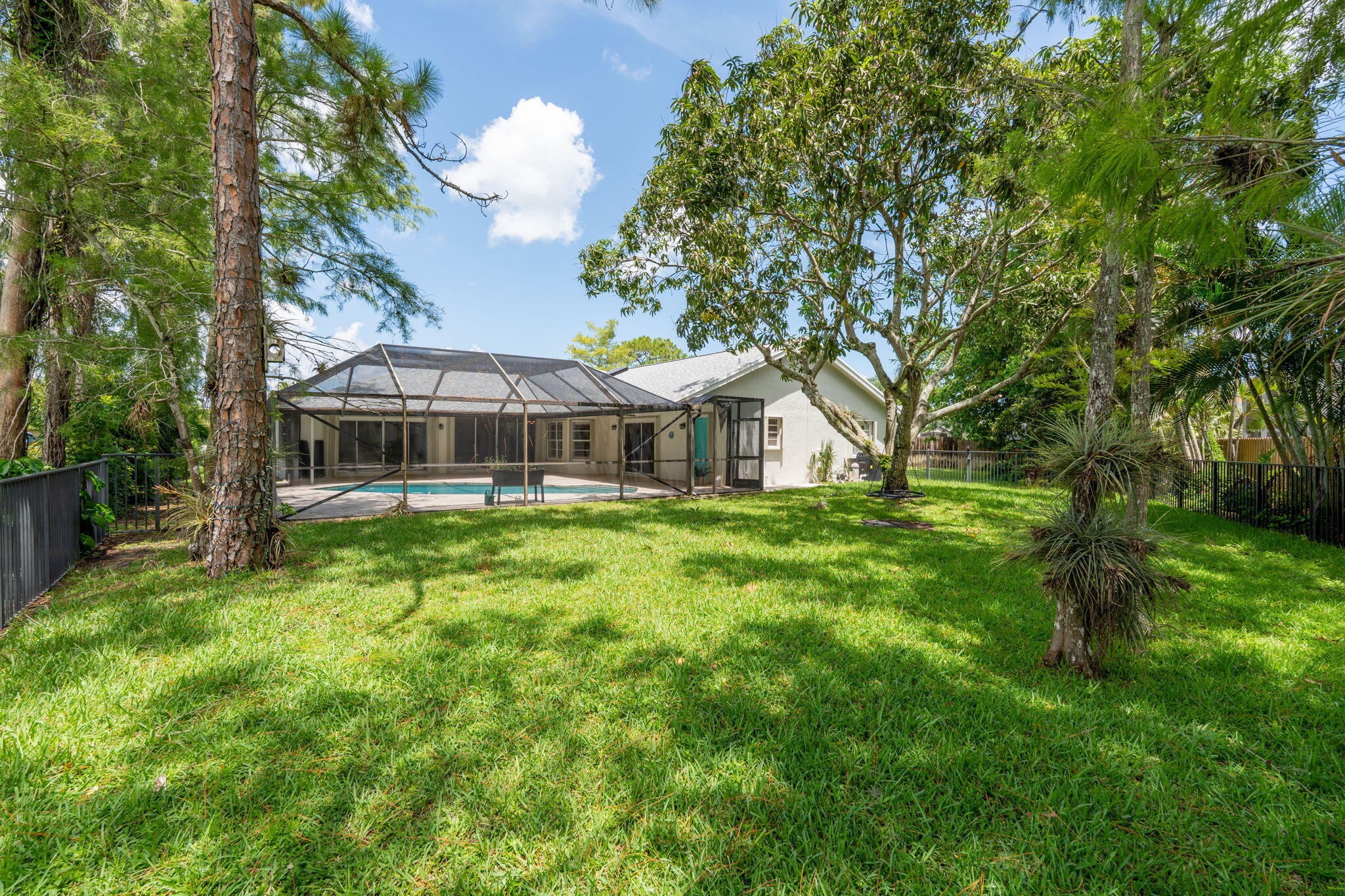 GREENVIEW SHORES 2 OF WELLINGTON - Residential