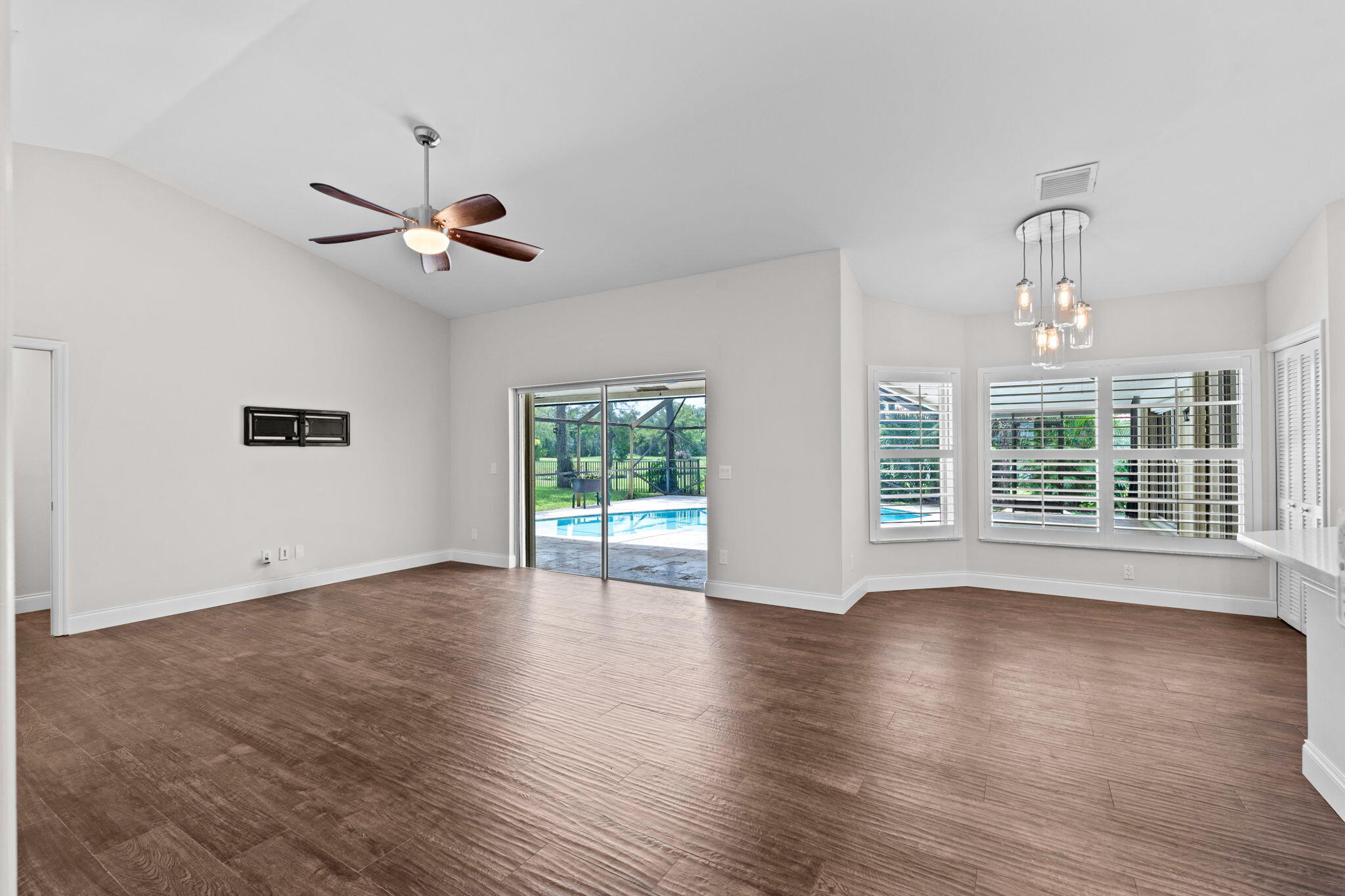 GREENVIEW SHORES 2 OF WELLINGTON - Residential