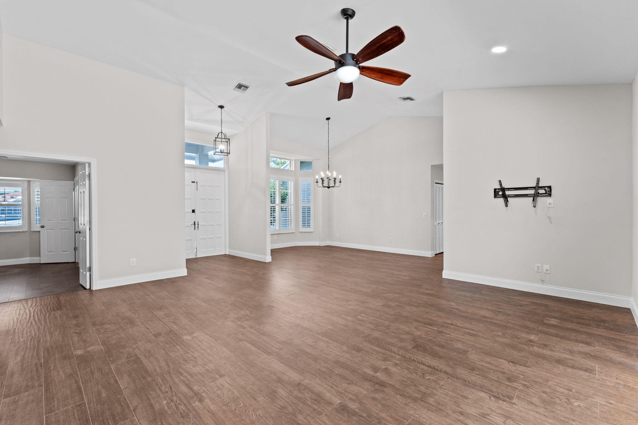 GREENVIEW SHORES 2 OF WELLINGTON - Residential