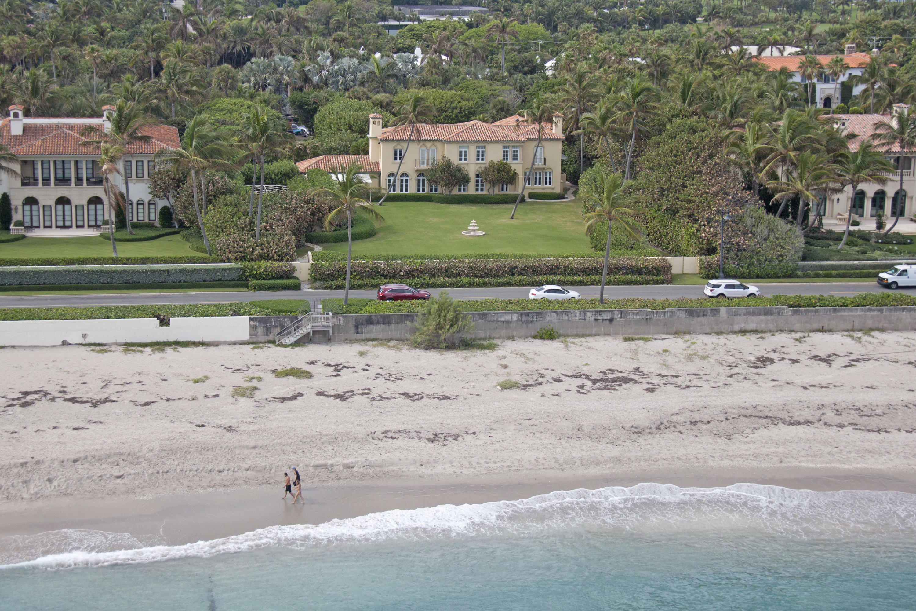 Located in Palm Beach’s Estate Section, “Audita” features gorgeous ocean views and boasts 150 feet +/- of ocean frontage. Originally designed by acclaimed society architect Addison Mizner, the Mediterranean landmarked estate stands majestically surrounded by impressive grounds and gardens. Separate guest house and 2 car garage. Exceptional rare location three blocks from Worth Avenue. Land expansion possible with 95 Middle Road.