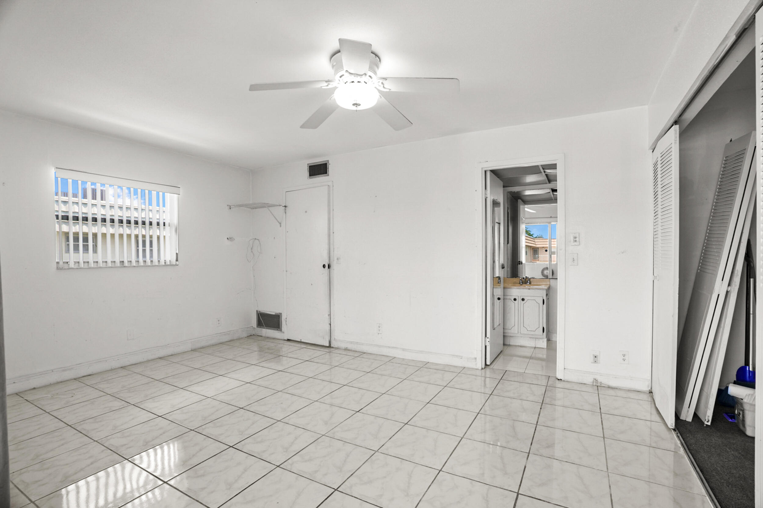 KINGS POINT BRITTANY CONDOS - Residential