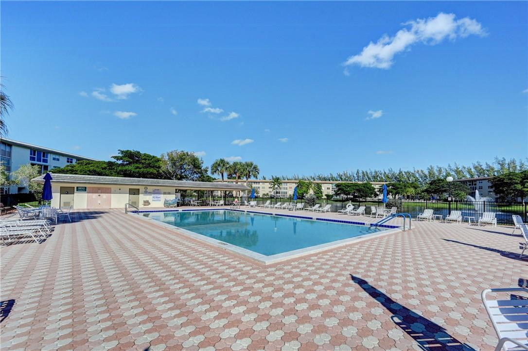 WYNMOOR COUNTRY CLUB - Residential