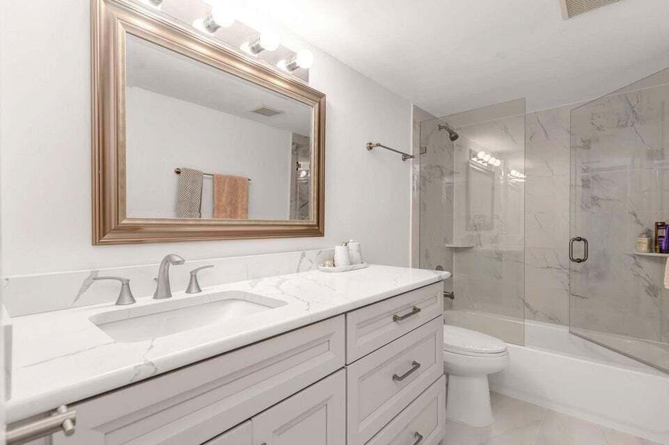 POOLSIDE VILLAS AT THE RACQUET CLUB CONDO FILE - Residential Lease