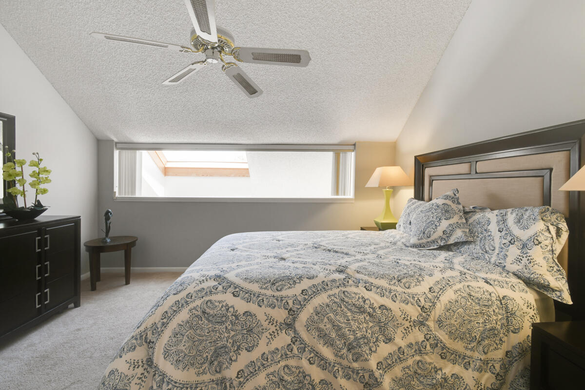 POOLSIDE VILLAS AT THE RACQUET CLUB CONDO FILE - Residential Lease