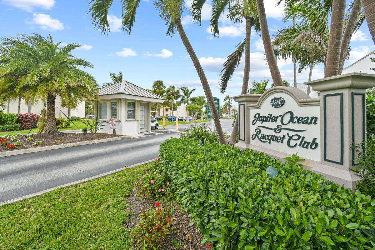 POOLSIDE VILLAS AT THE RACQUET CLUB CONDO FILE - Residential Lease