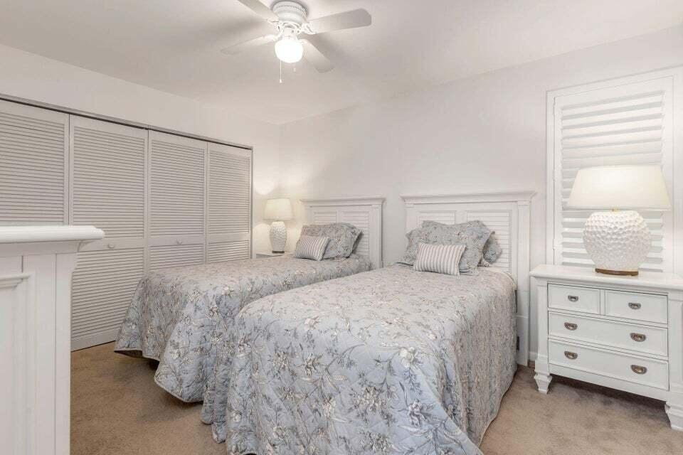 POOLSIDE VILLAS AT THE RACQUET CLUB CONDO FILE - Residential Lease