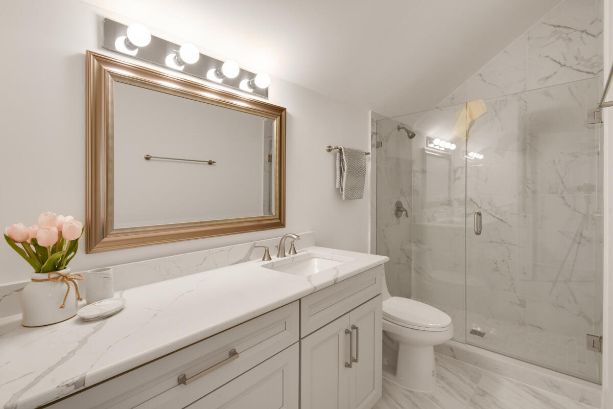 POOLSIDE VILLAS AT THE RACQUET CLUB CONDO FILE - Residential Lease