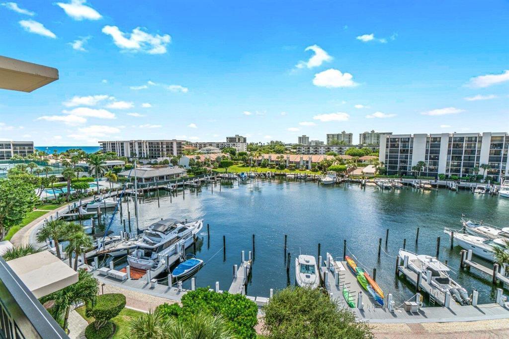 YACHT & RACQUET CLUB OF BOCA RATON CONDO - Residential