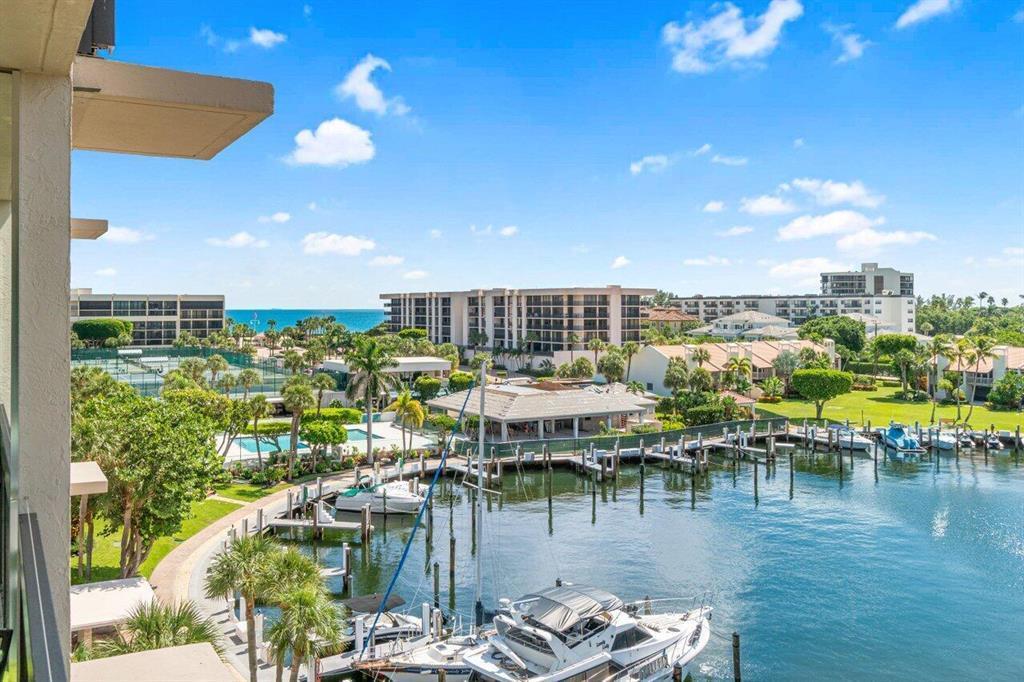 YACHT & RACQUET CLUB OF BOCA RATON CONDO - Residential