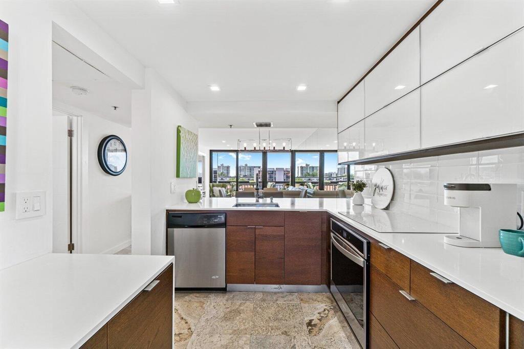 YACHT & RACQUET CLUB OF BOCA RATON CONDO - Residential