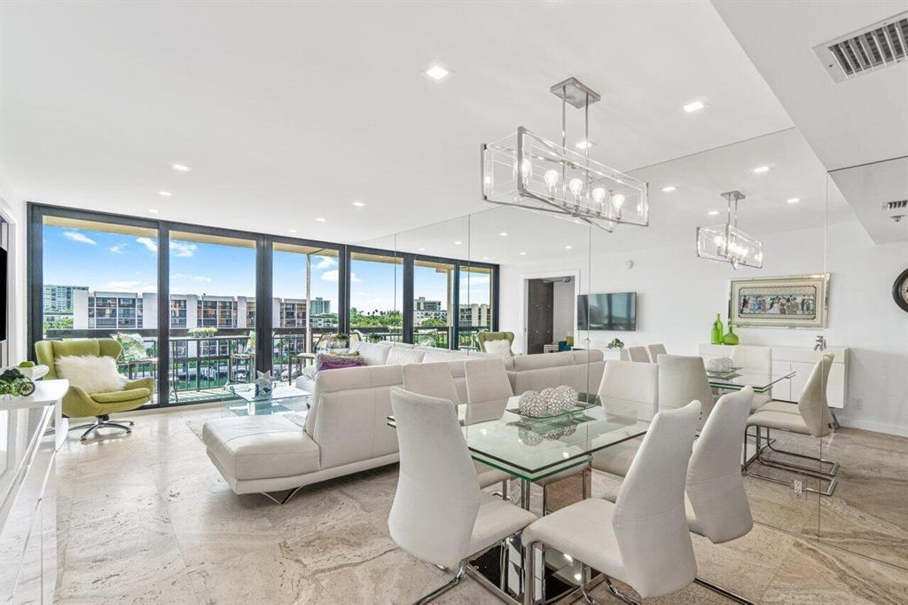 YACHT & RACQUET CLUB OF BOCA RATON CONDO - Residential
