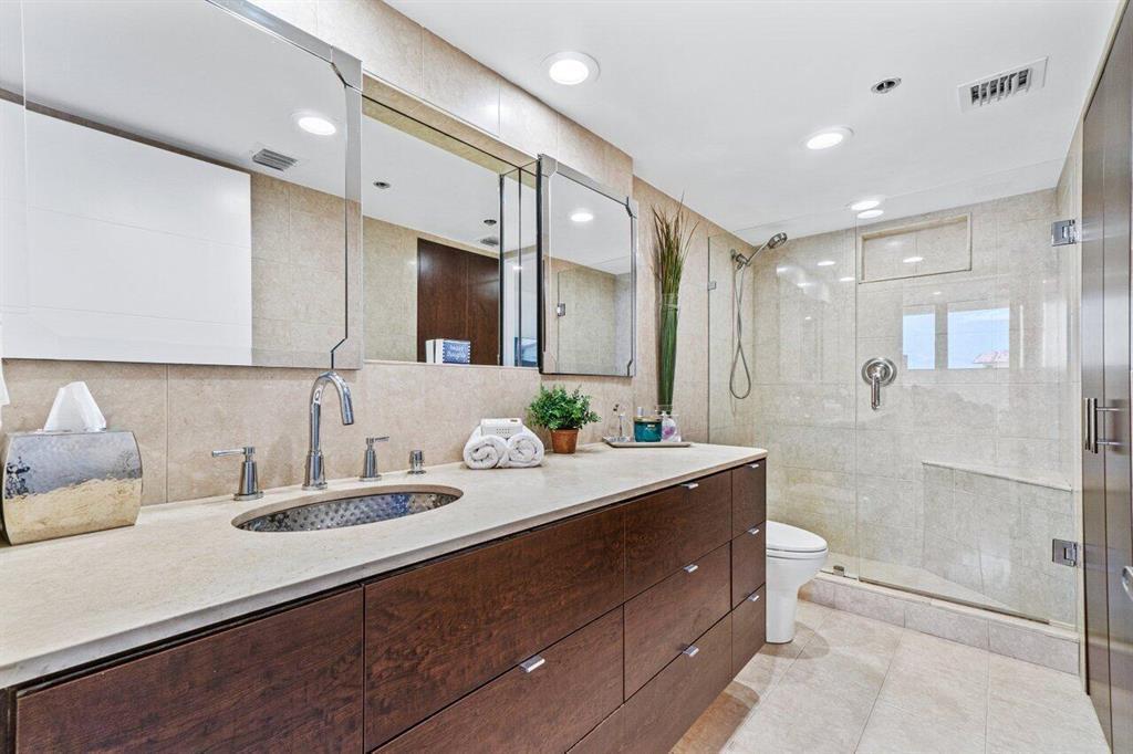 YACHT & RACQUET CLUB OF BOCA RATON CONDO - Residential