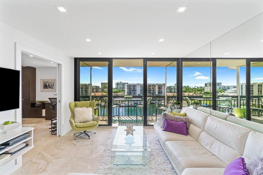 YACHT & RACQUET CLUB OF BOCA RATON CONDO - Residential