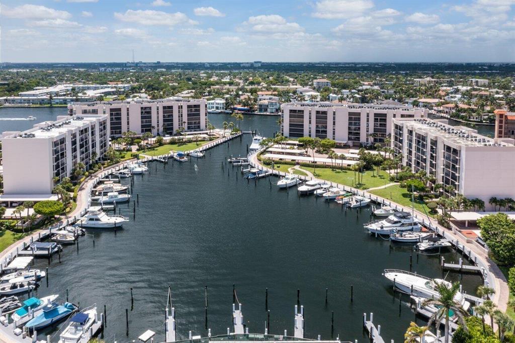 YACHT & RACQUET CLUB OF BOCA RATON CONDO - Residential