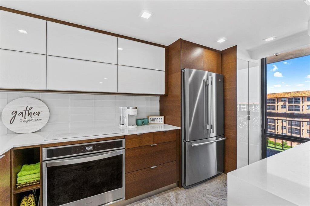 YACHT & RACQUET CLUB OF BOCA RATON CONDO - Residential