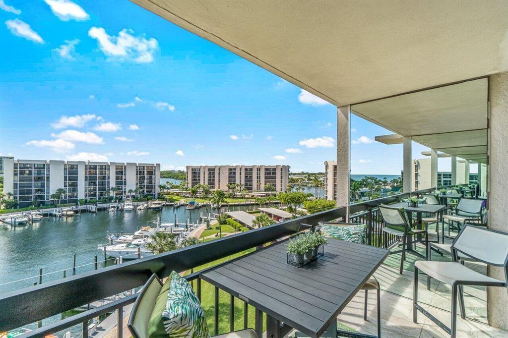 YACHT & RACQUET CLUB OF BOCA RATON CONDO - Residential