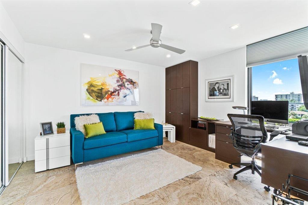 YACHT & RACQUET CLUB OF BOCA RATON CONDO - Residential