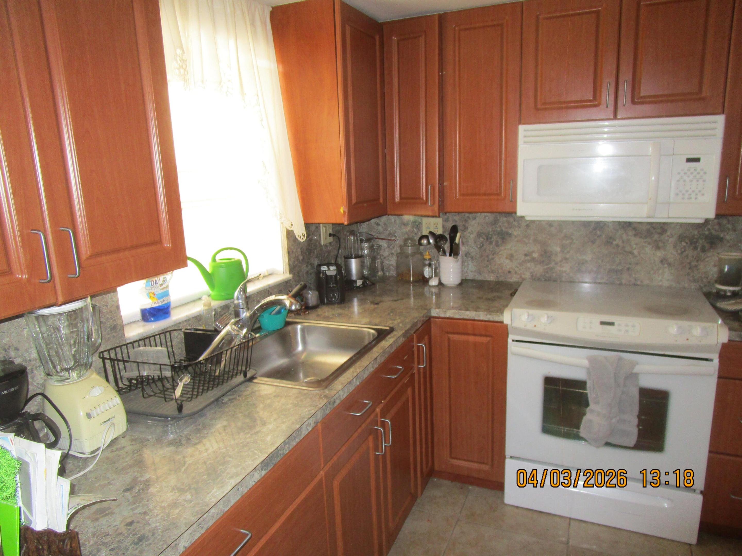 SUNRISE LAKES 118 CONDO - Residential