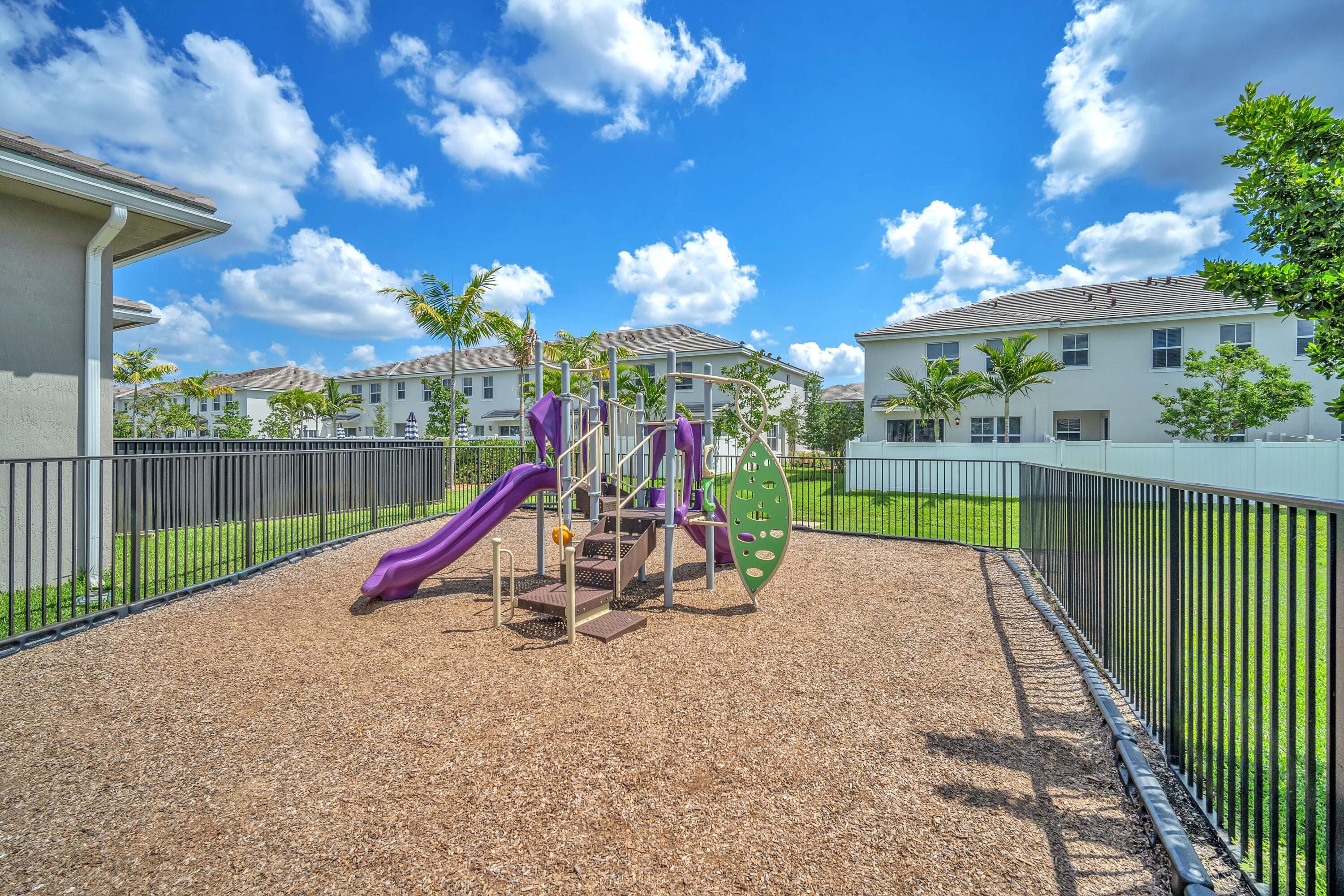MERRICK SQUARE - Residential