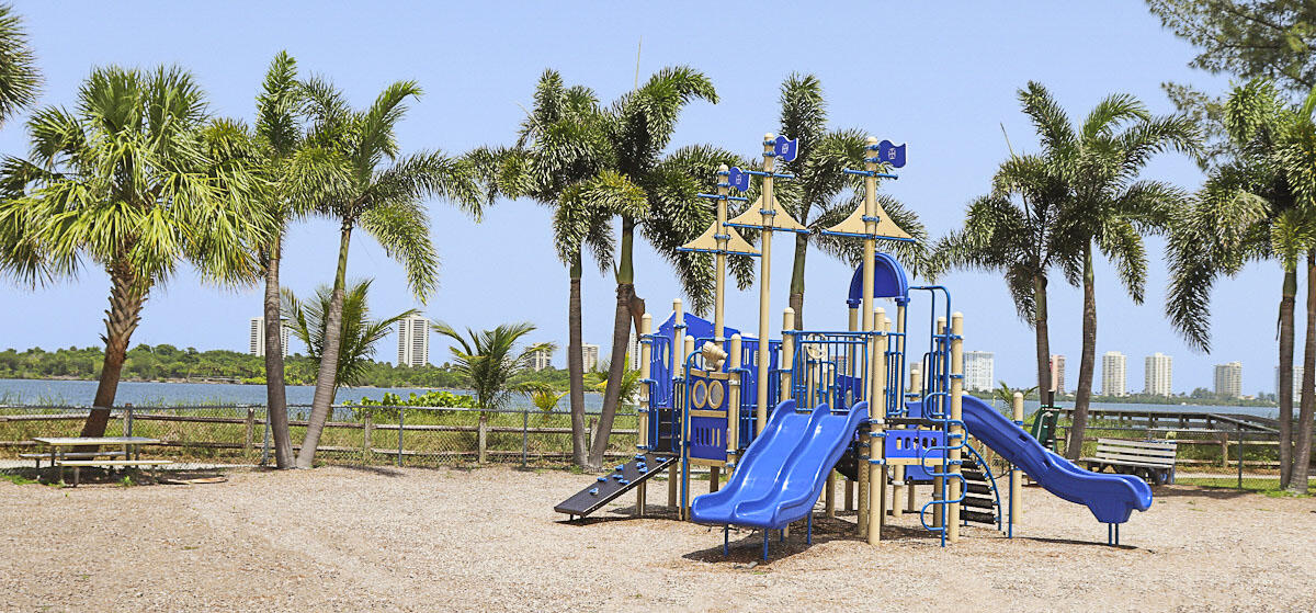 GOLF COURSE ADD TO VILLAGE OF NORTH PALM BEACH - Residential