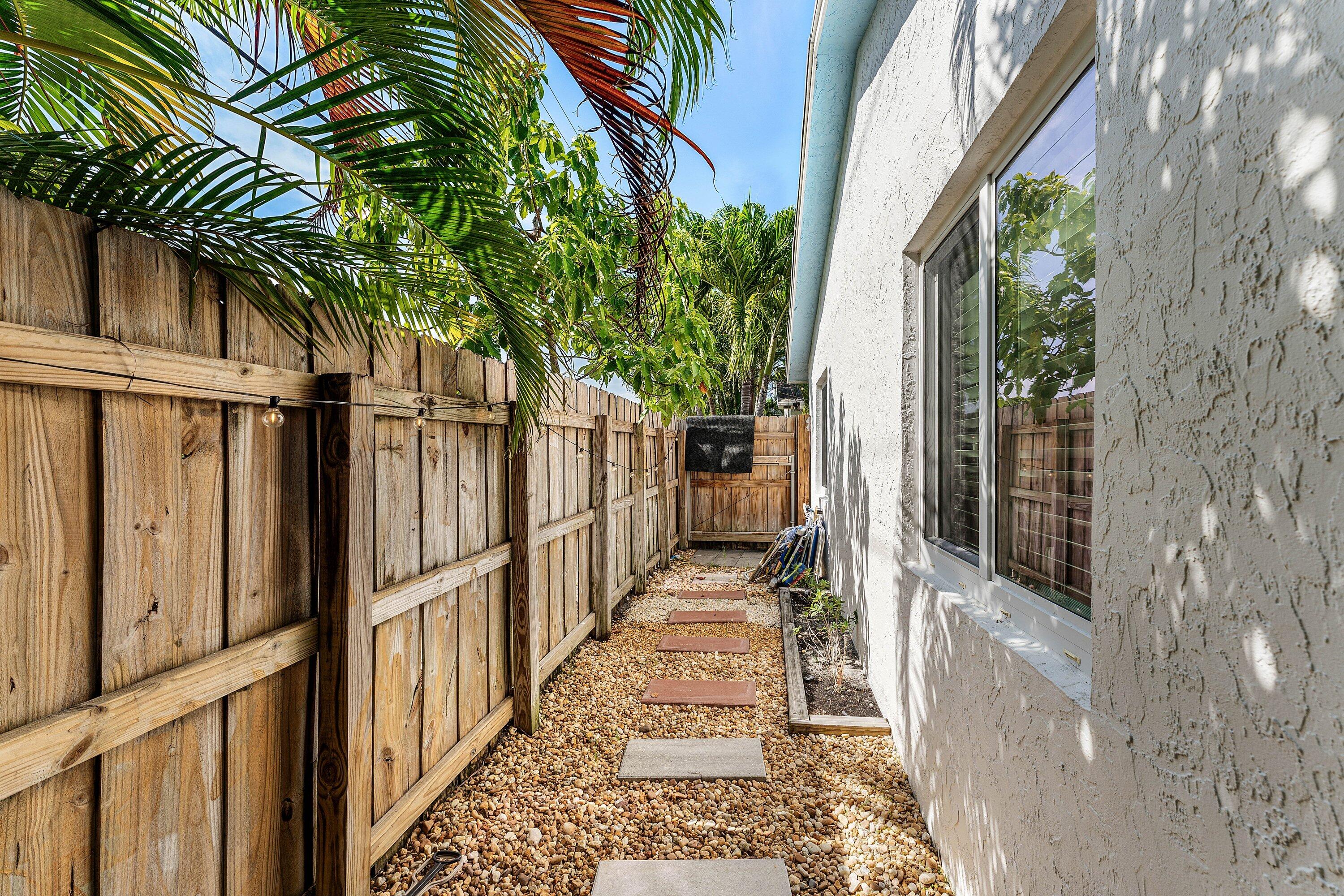 HIGHLAND PARK DELRAY - Residential Lease