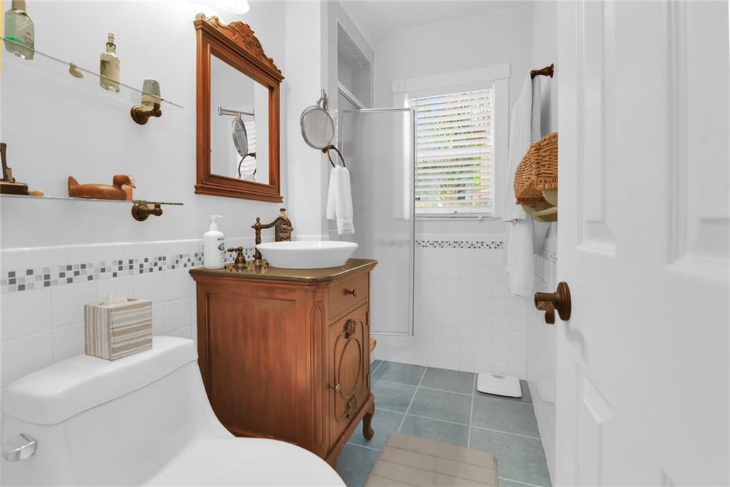 HILLSBORO SHORES - Residential