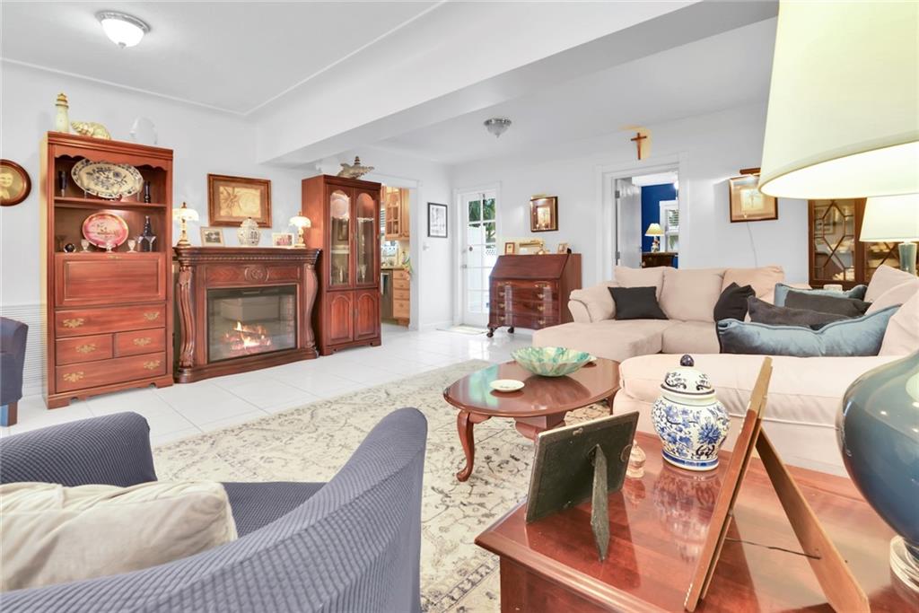HILLSBORO SHORES - Residential