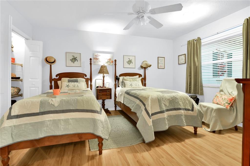 HILLSBORO SHORES - Residential