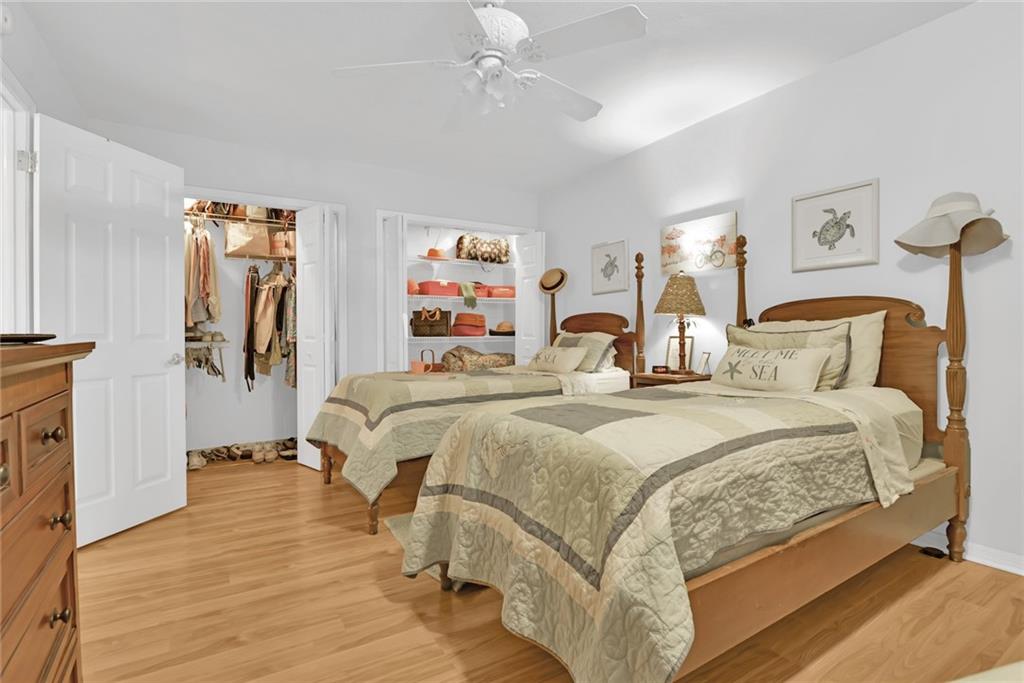 HILLSBORO SHORES - Residential
