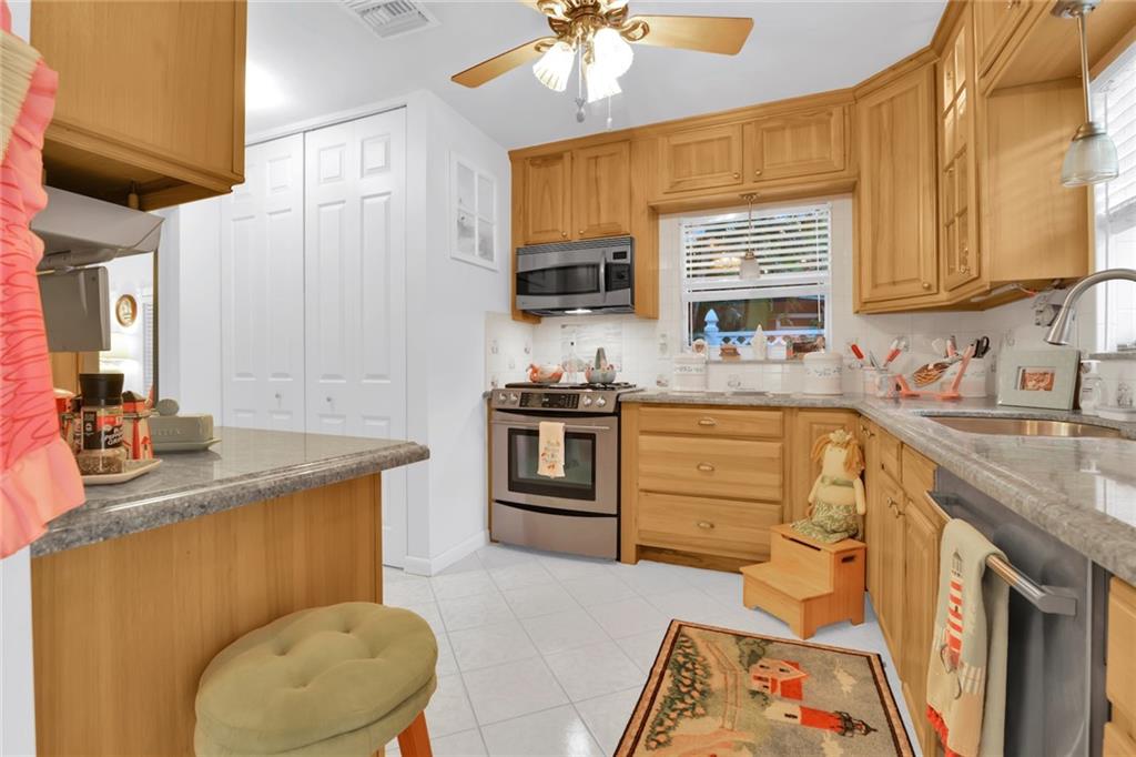 HILLSBORO SHORES - Residential
