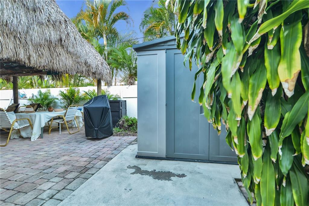 HILLSBORO SHORES - Residential